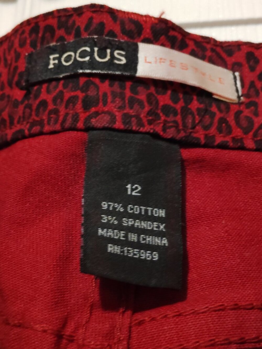 Focus Lifestyle  Women's Trendy Pants Size 12 wine/red Leopard Print  97% Cotton - Picture 5 of 5